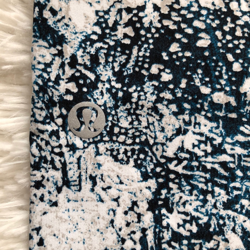 Lululemon cropped leggings 21” - Picture 6 of 6